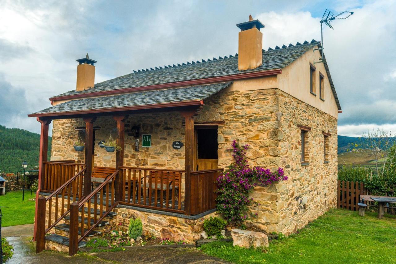 Apartamentos Rurales Tia Vicenta Santa Eulalia de Oscos Eksteriør billede