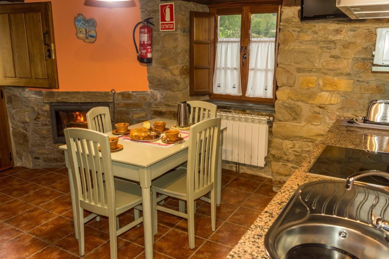 Apartamentos Rurales Tia Vicenta Santa Eulalia de Oscos Eksteriør billede