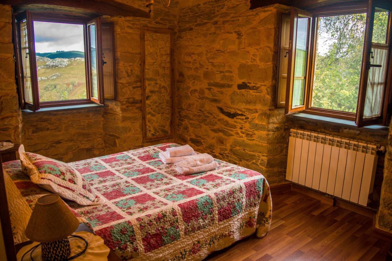 Apartamentos Rurales Tia Vicenta Santa Eulalia de Oscos Eksteriør billede