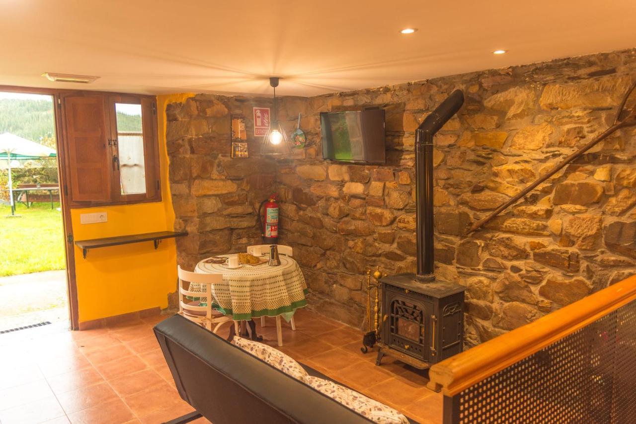Apartamentos Rurales Tia Vicenta Santa Eulalia de Oscos Eksteriør billede