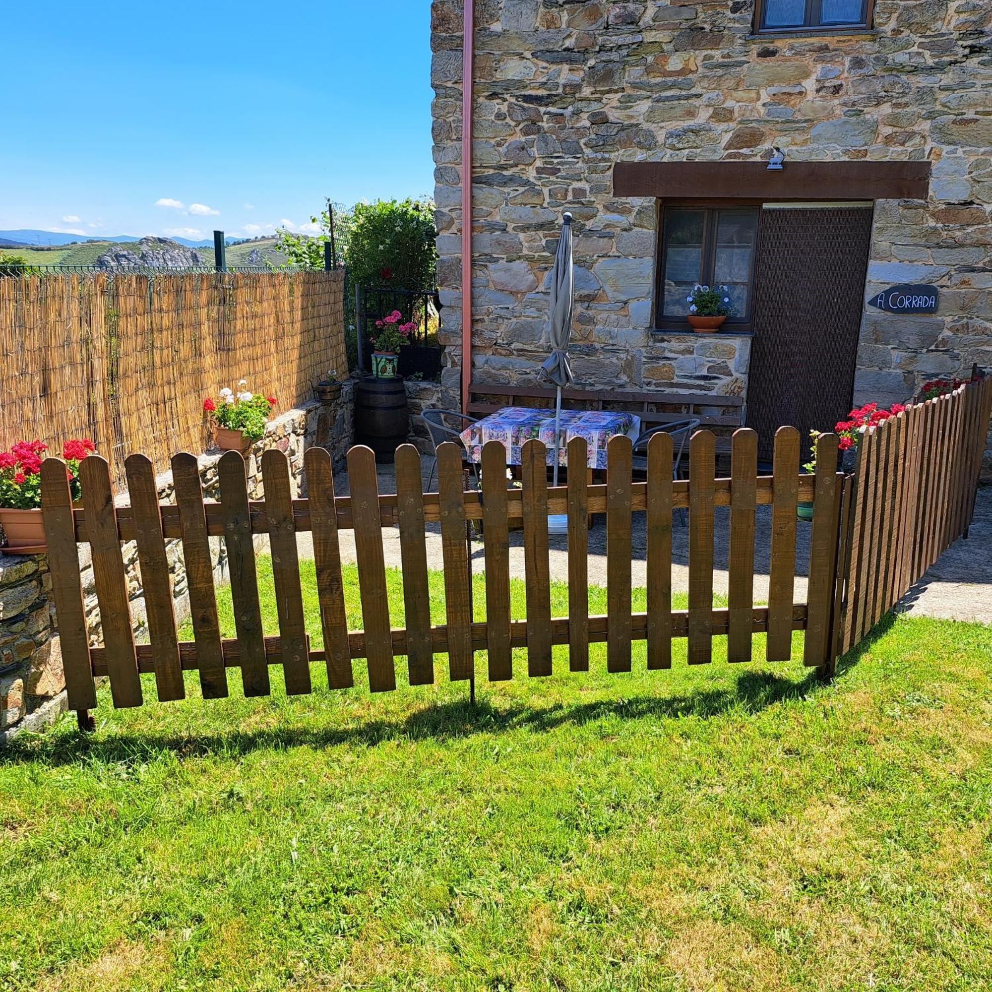 Apartamentos Rurales Tia Vicenta Santa Eulalia de Oscos Eksteriør billede