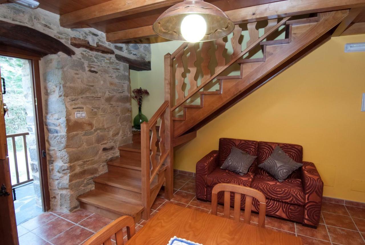 Apartamentos Rurales Tia Vicenta Santa Eulalia de Oscos Eksteriør billede